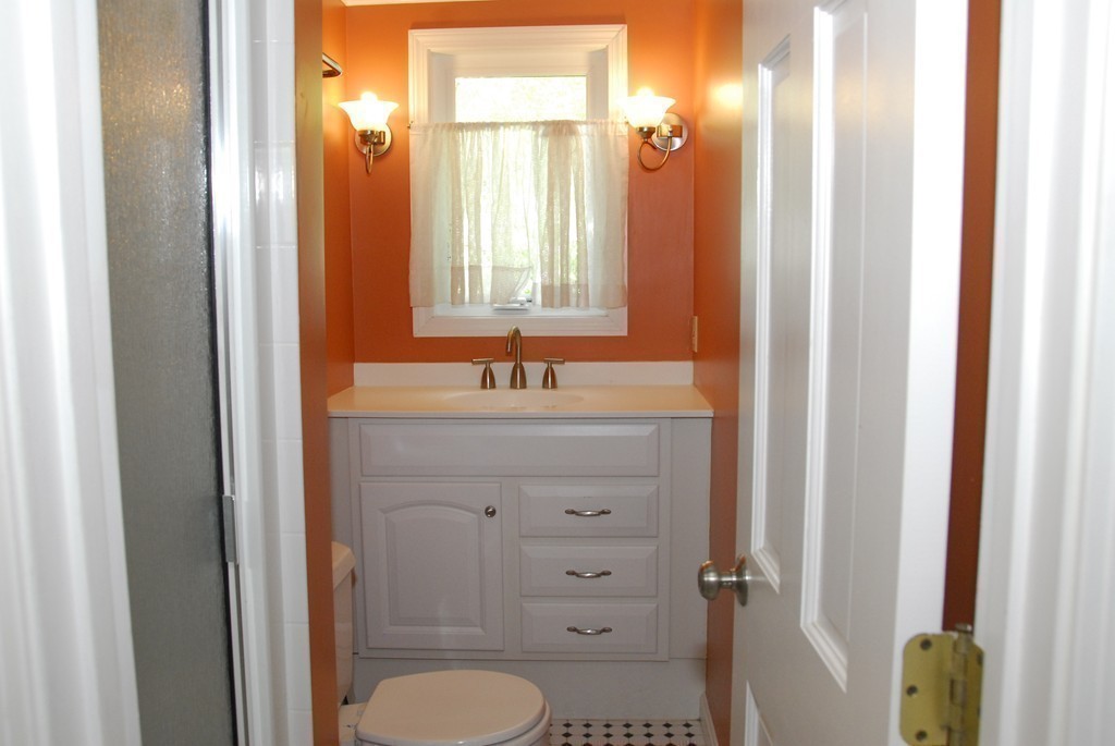 27 Whittier Road Wakefield, MA 01880 - Photo 21 of 30 Gallery Image 21