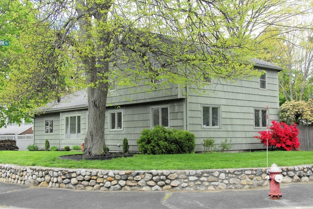 27 Whittier Road Wakefield, MA 01880 - Photo 3 of 30 Gallery Image 3