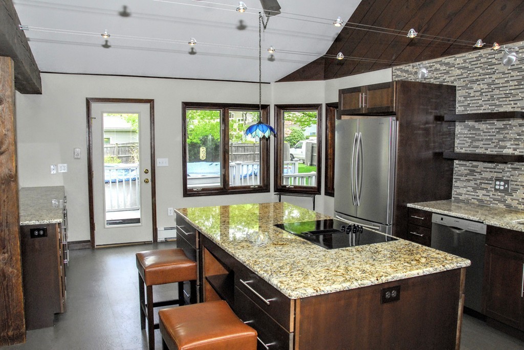 27 Whittier Road Wakefield, MA 01880 - Photo 4 of 30 Gallery Image 4