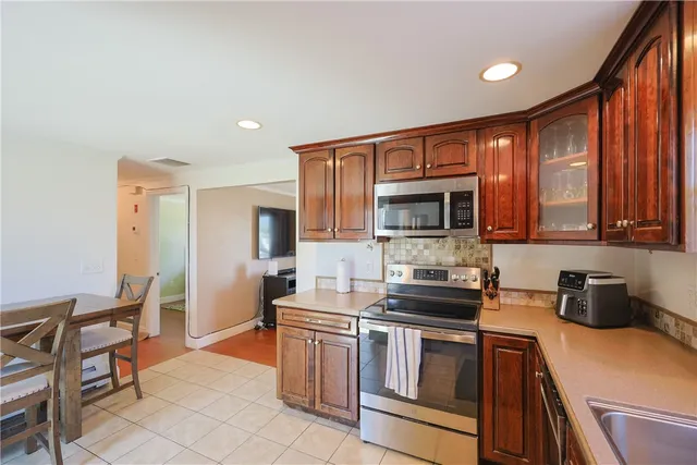 $430,000 | 6 Scott Lane, Bristol, RI 02809