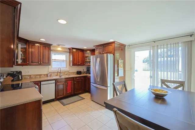 $430,000 | 6 Scott Lane, Bristol, RI 02809
