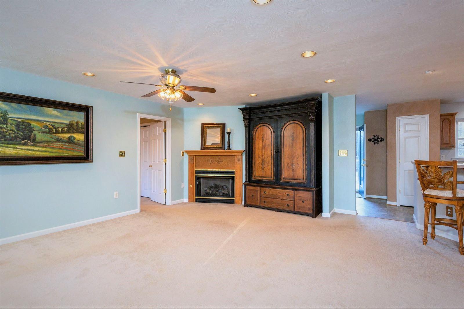 5653 Bandy Road Roanoke, VA 24014 - Photo 8 of 60 6
