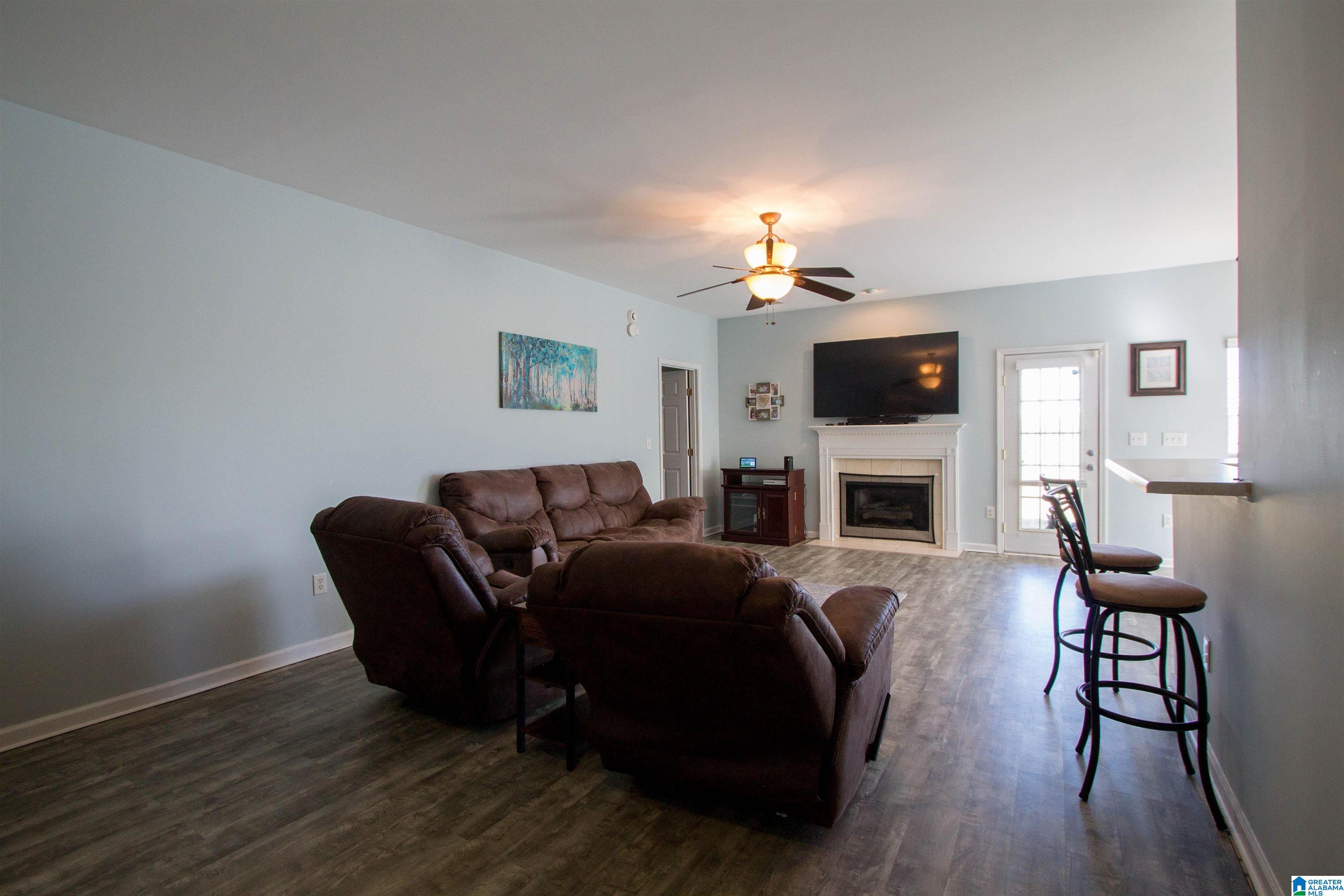 484 Daventry Circle Calera, AL 35040 - Photo 3 of 26