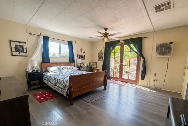 a room with window entryway