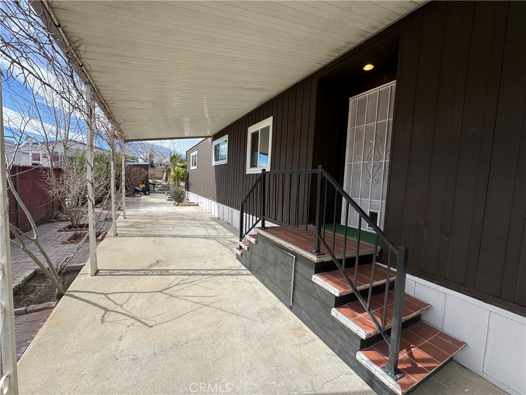 13870 Rodeo Drive Victorville, CA 92395 - Photo 5 of 22