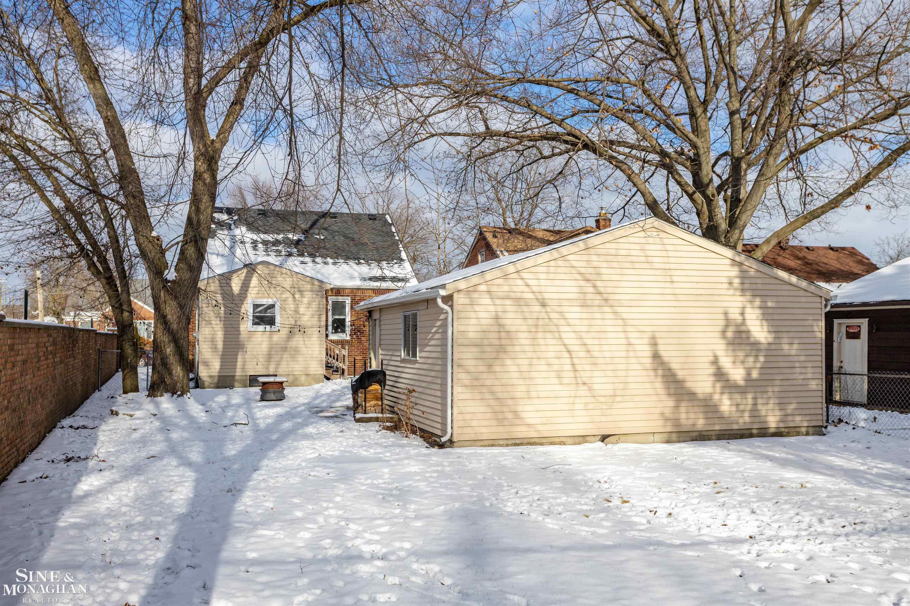 1849 Hampton Road Grosse Pointe, MI 48236 - Photo 39 of 42 50164738-6ee69cfe-f414-4508-9124-f507d9cf8397.JPG