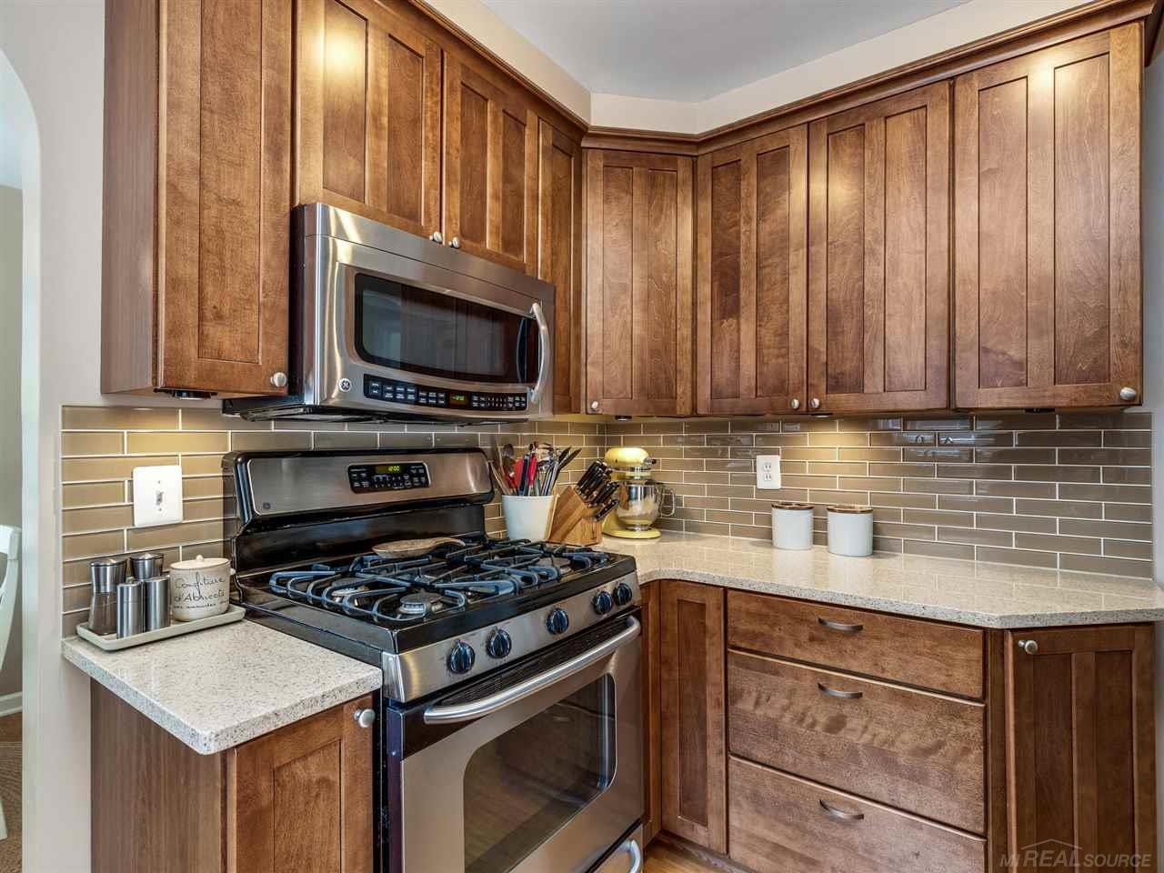 262 Ridgemont Road Grosse Pointe Farms, MI 48236 - Photo 2 of 25