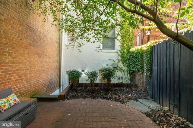 $1,065,000 | 10 8th Street Southeast, Washington, DC 20003