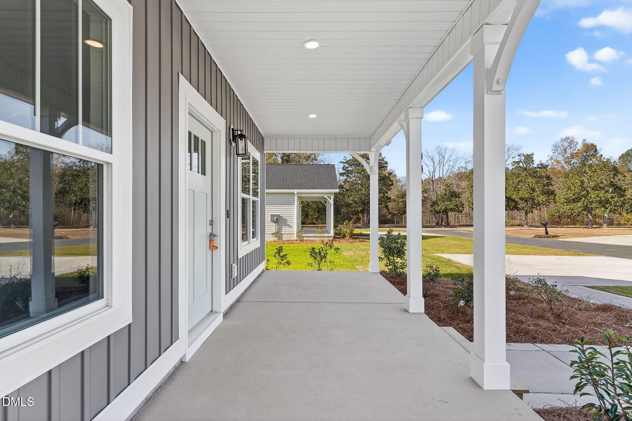 609 West Godwin Street Dunn, NC 28334 - Photo 5 of 38 a view of an entryway