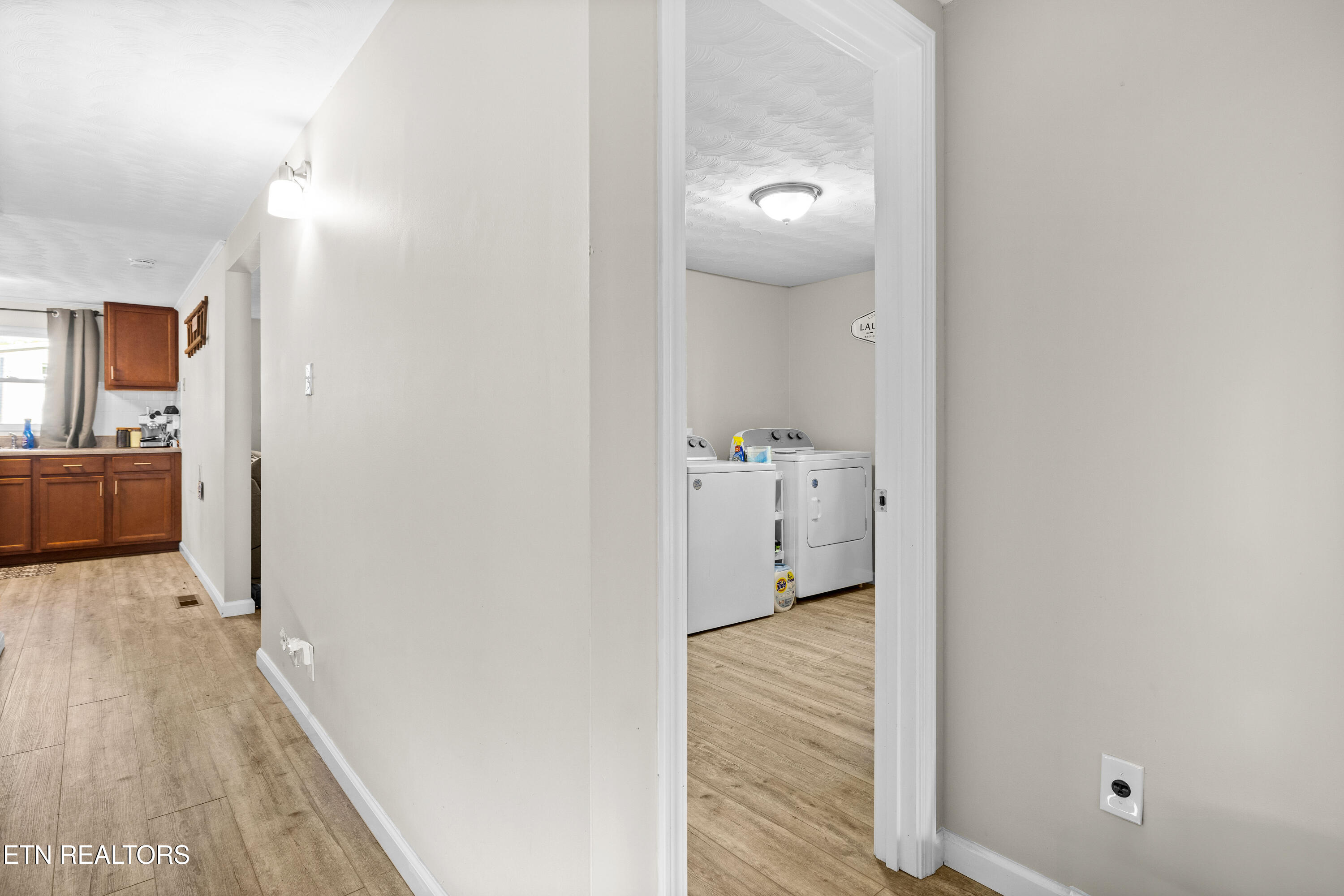 8722 Mascot Road Knoxville, TN 37924 - Photo 34 of 39 8722MascotRd-32