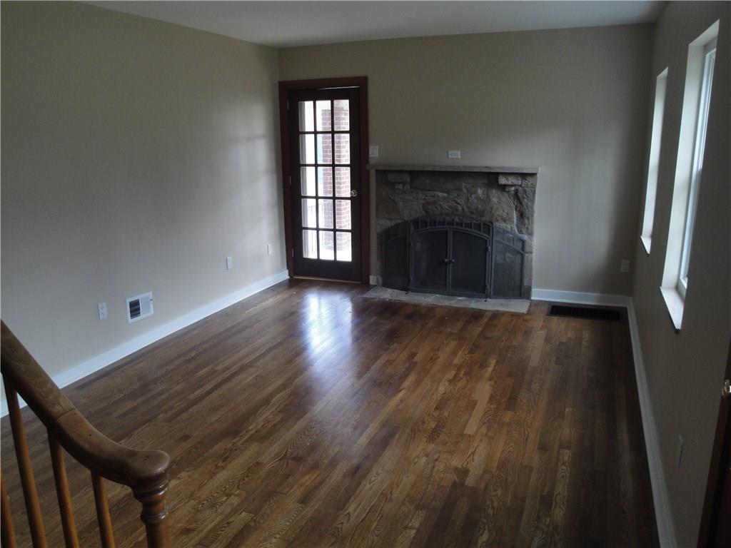1256 Country Club Road Monongahela, PA 15063 - Photo 10 of 23 Living room...