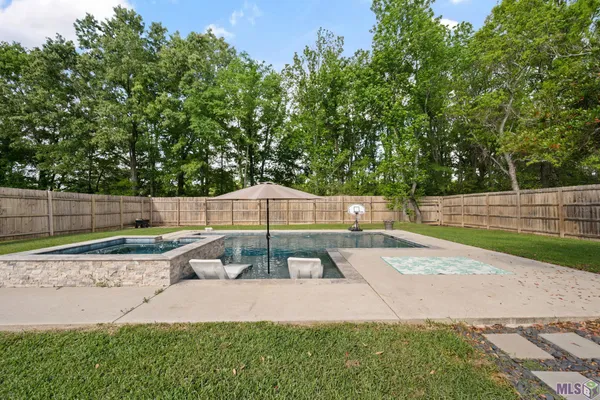 $510,000 | 16319 Winding Ridge Avenue, Prairieville, LA 70769