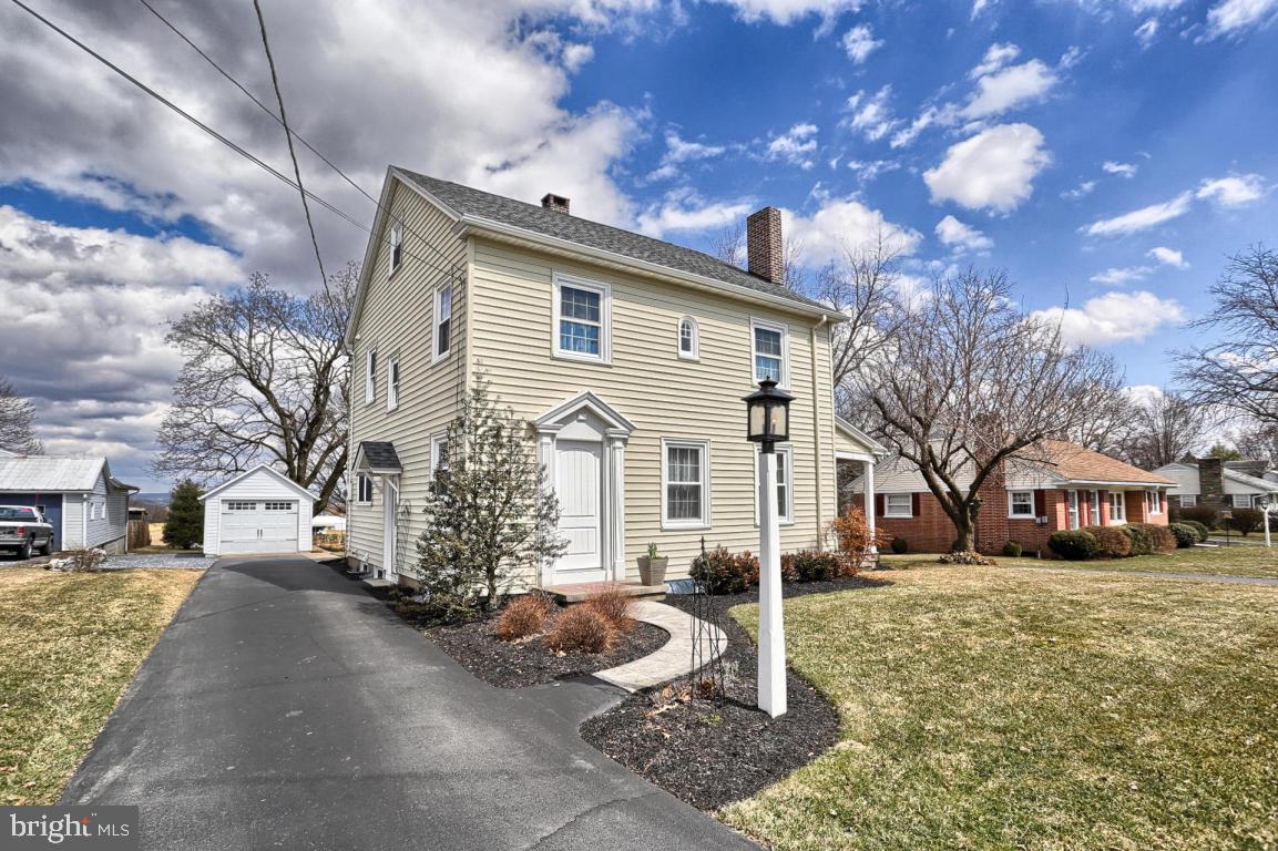 409 East Lexington Road Lititz, PA 17543 - Photo 1 of 42