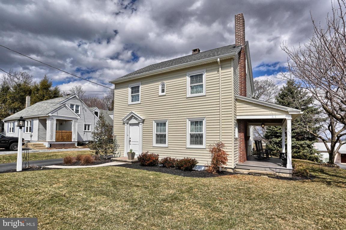 409 East Lexington Road Lititz, PA 17543 - Photo 3 of 42
