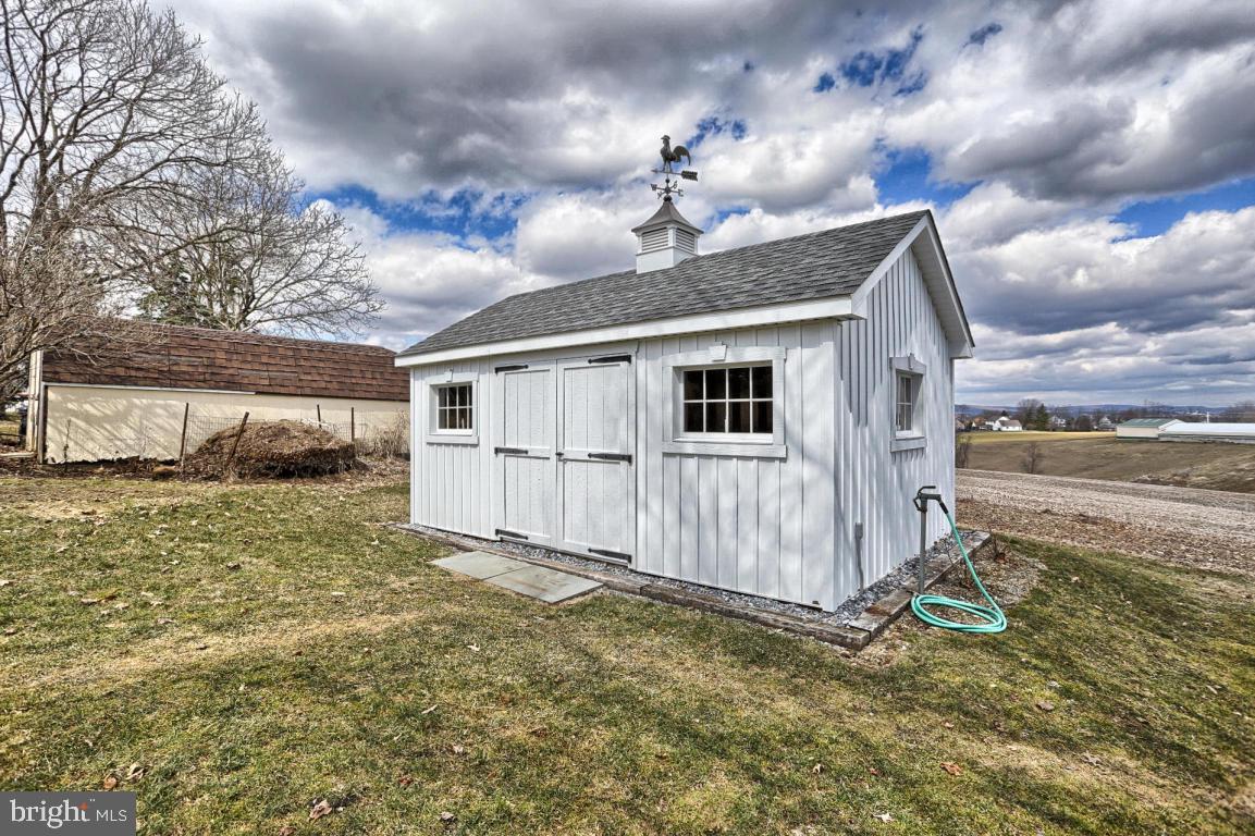 409 East Lexington Road Lititz, PA 17543 - Photo 9 of 42