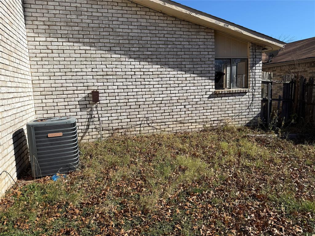 7200 Timber Trail Fort Worth, TX 76134 - Photo 17 of 18 a view of outdoor space
