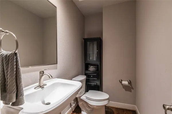 $3,275 | 5307 Petty Street, Houston, TX 77007
