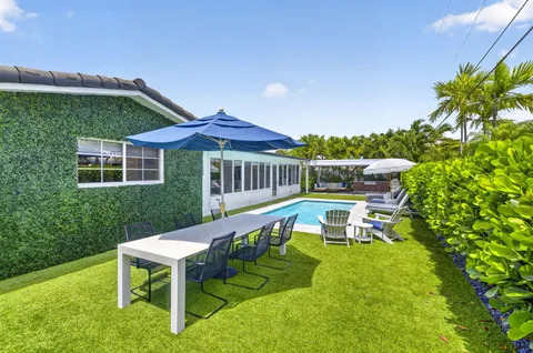 $1,250,000 | 2917 Northeast 35th Court, Lighthouse Point, FL 33064