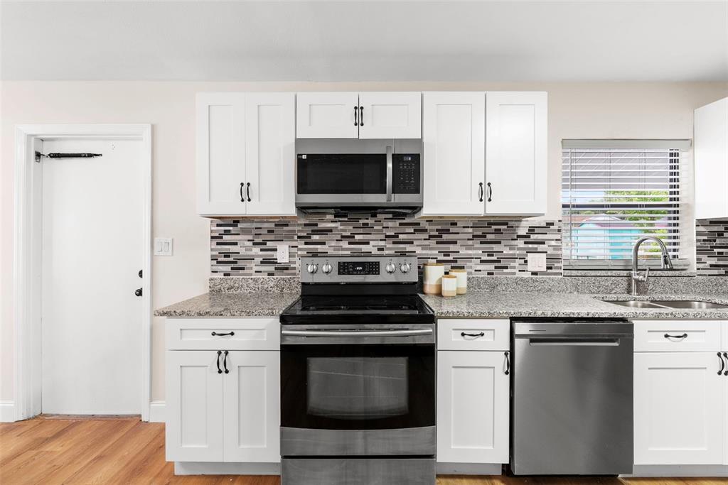 2233 Wolf Road Orlando, FL 32808 - Photo 13 of 35