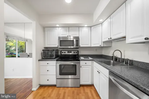 $395,000 | 700 Ardmore Avenue, Unit 510, Ardmore, PA 19003
