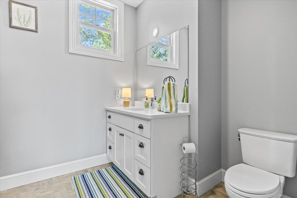 451 Appletree Point Road Burlington, VT 05408 - Photo 11 of 38