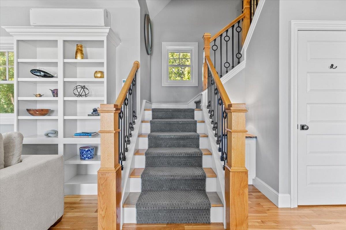 451 Appletree Point Road Burlington, VT 05408 - Photo 12 of 38