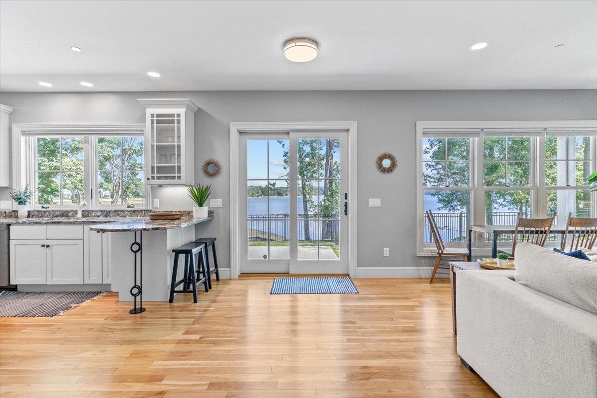 451 Appletree Point Road Burlington, VT 05408 - Photo 6 of 38