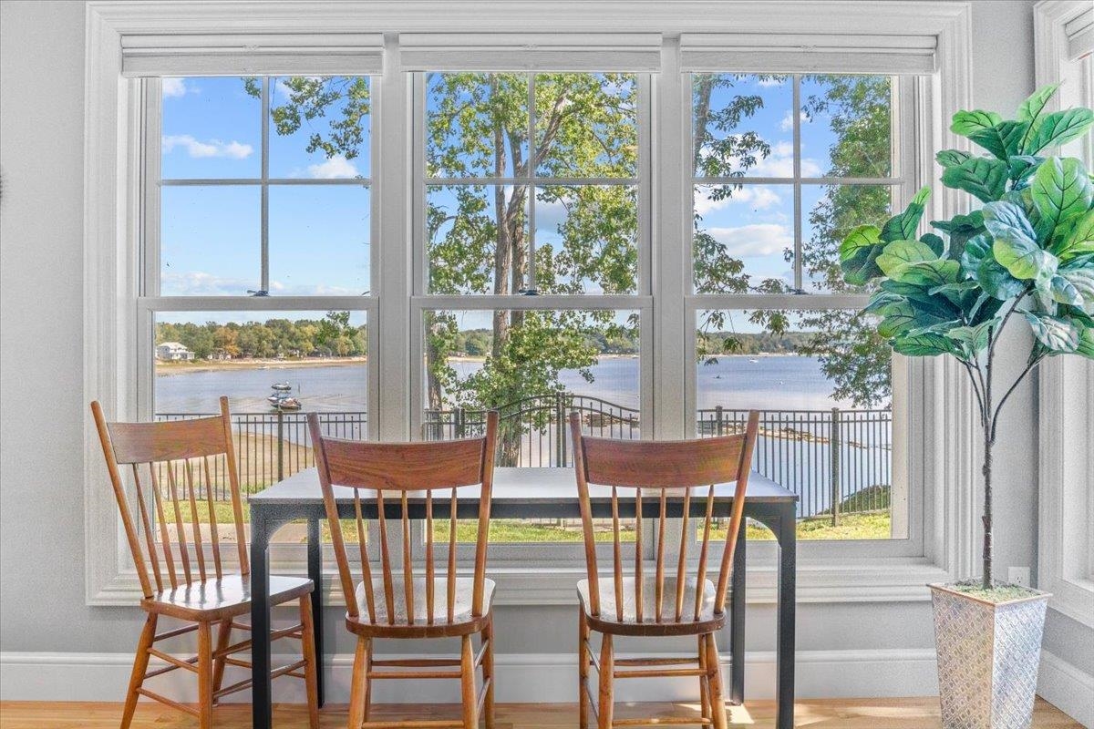 451 Appletree Point Road Burlington, VT 05408 - Photo 9 of 38