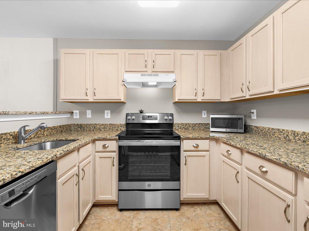 1978 Scotts Crossing Way, Unit 103 Annapolis, MD 21401 - Photo 14 of 42 Kitchen