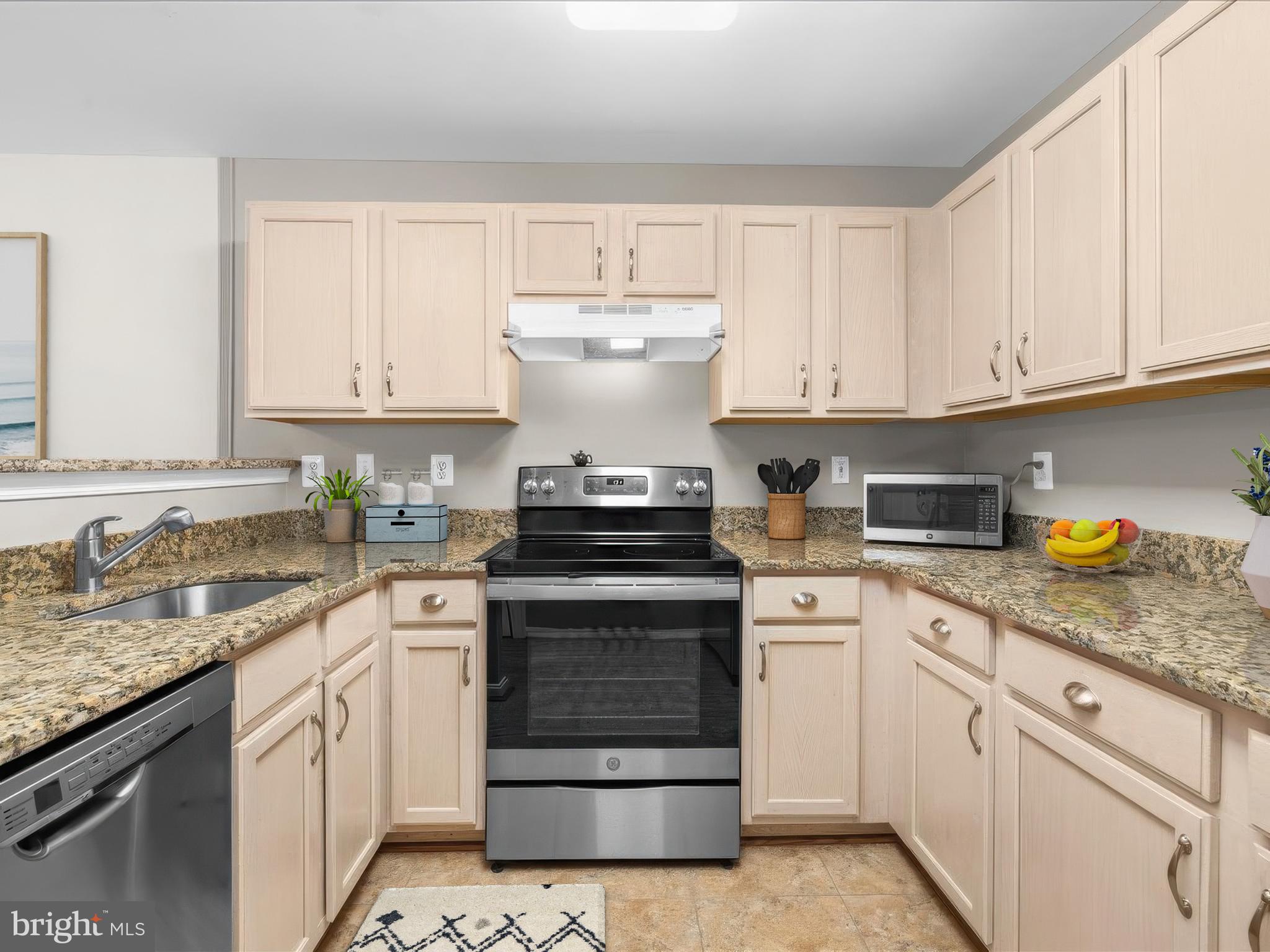 1978 Scotts Crossing Way, Unit 103 Annapolis, MD 21401 - Photo 15 of 42 Kitchen - Virtually Staged