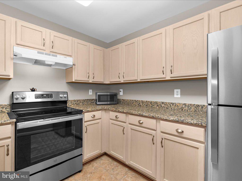 1978 Scotts Crossing Way, Unit 103 Annapolis, MD 21401 - Photo 17 of 42 Kitchen