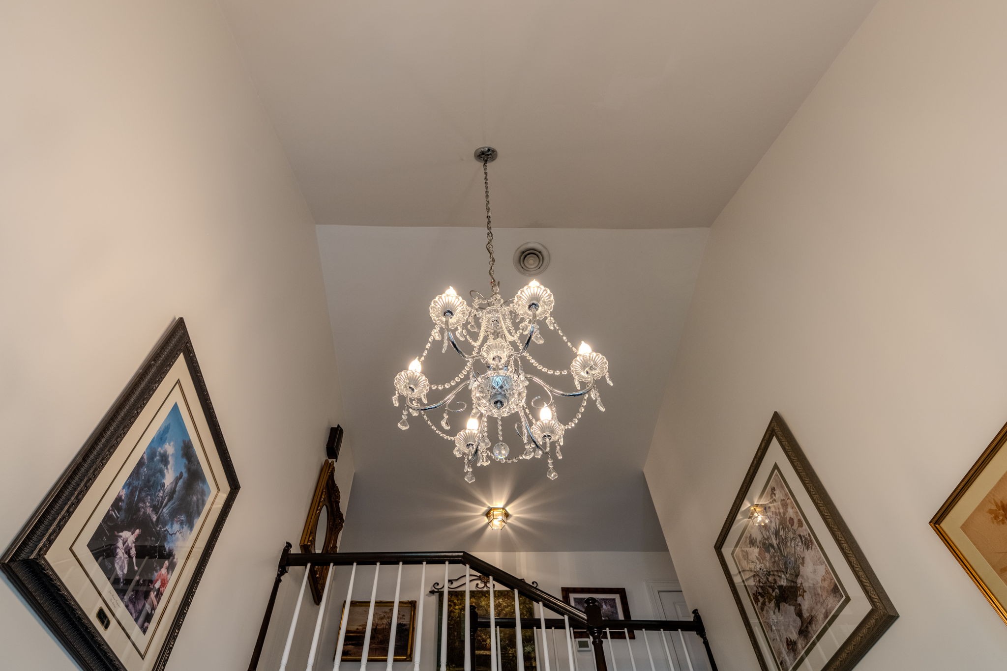 404 Chesterfield Place Franklin, TN 37064 - Photo 5 of 38 a view of a hallway with windows