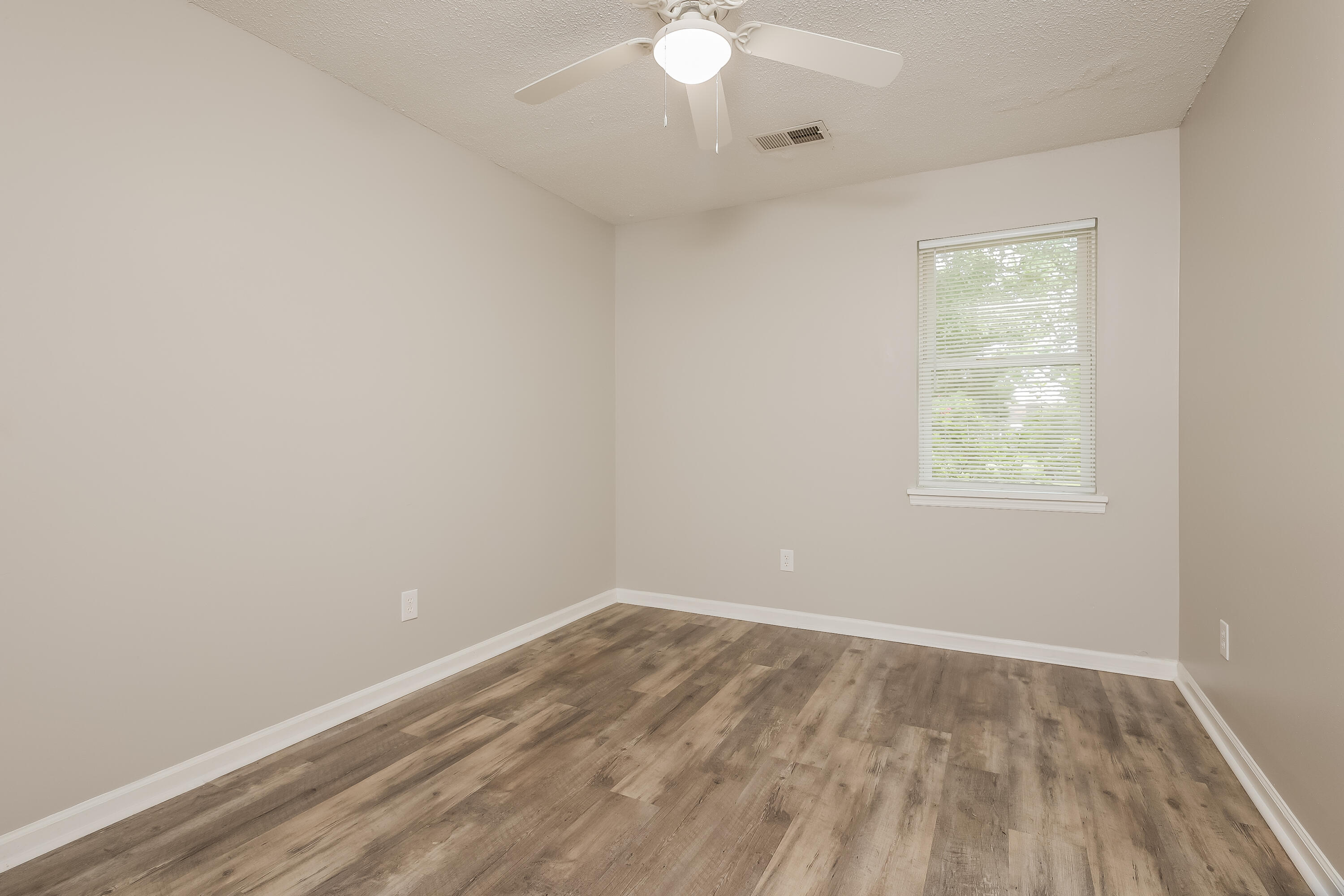 106 Wheeler Road Summerville, SC 29486 - Photo 12 of 15 011-photo-bedroom-14008199