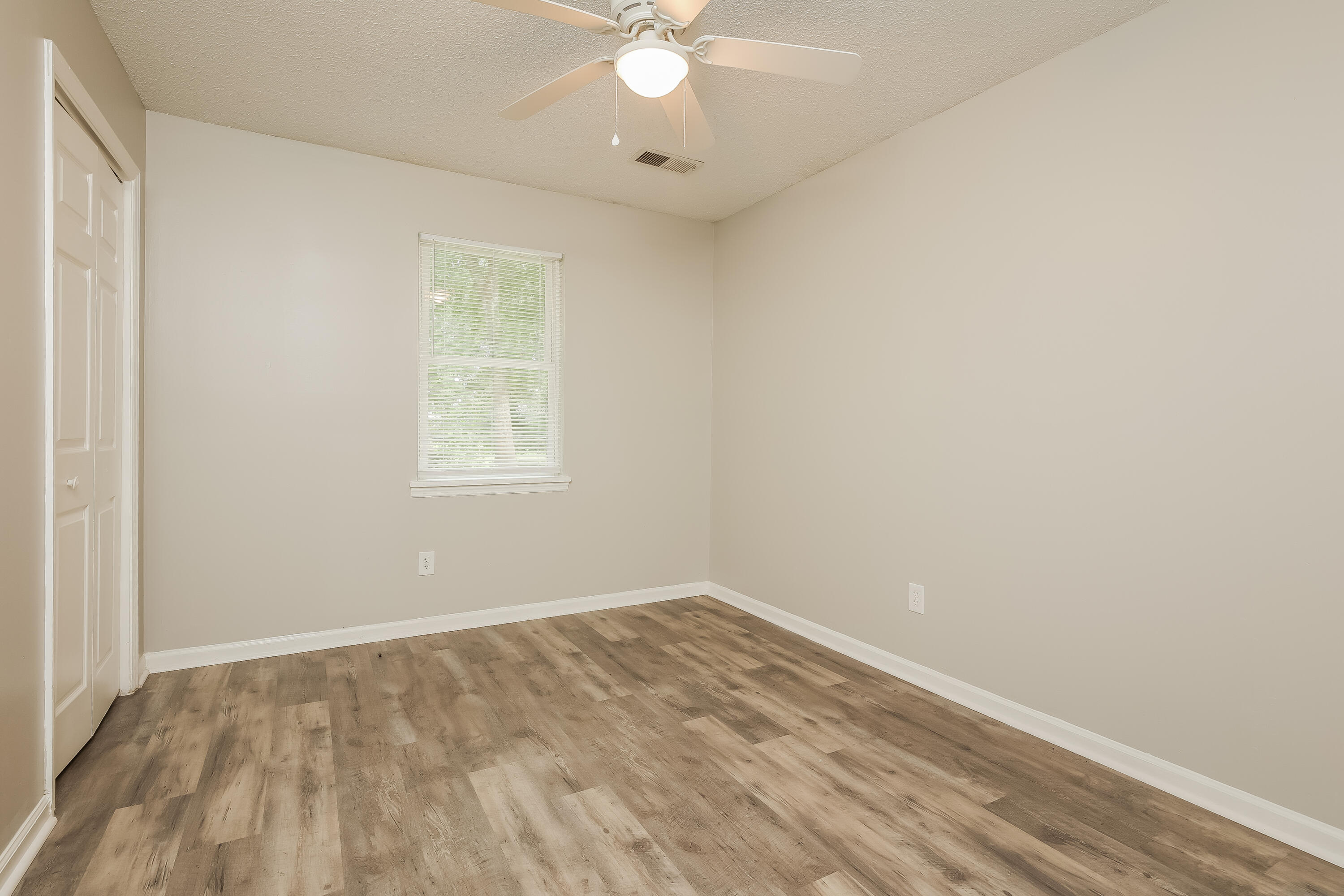 106 Wheeler Road Summerville, SC 29486 - Photo 13 of 15 012-photo-bedroom-14008212