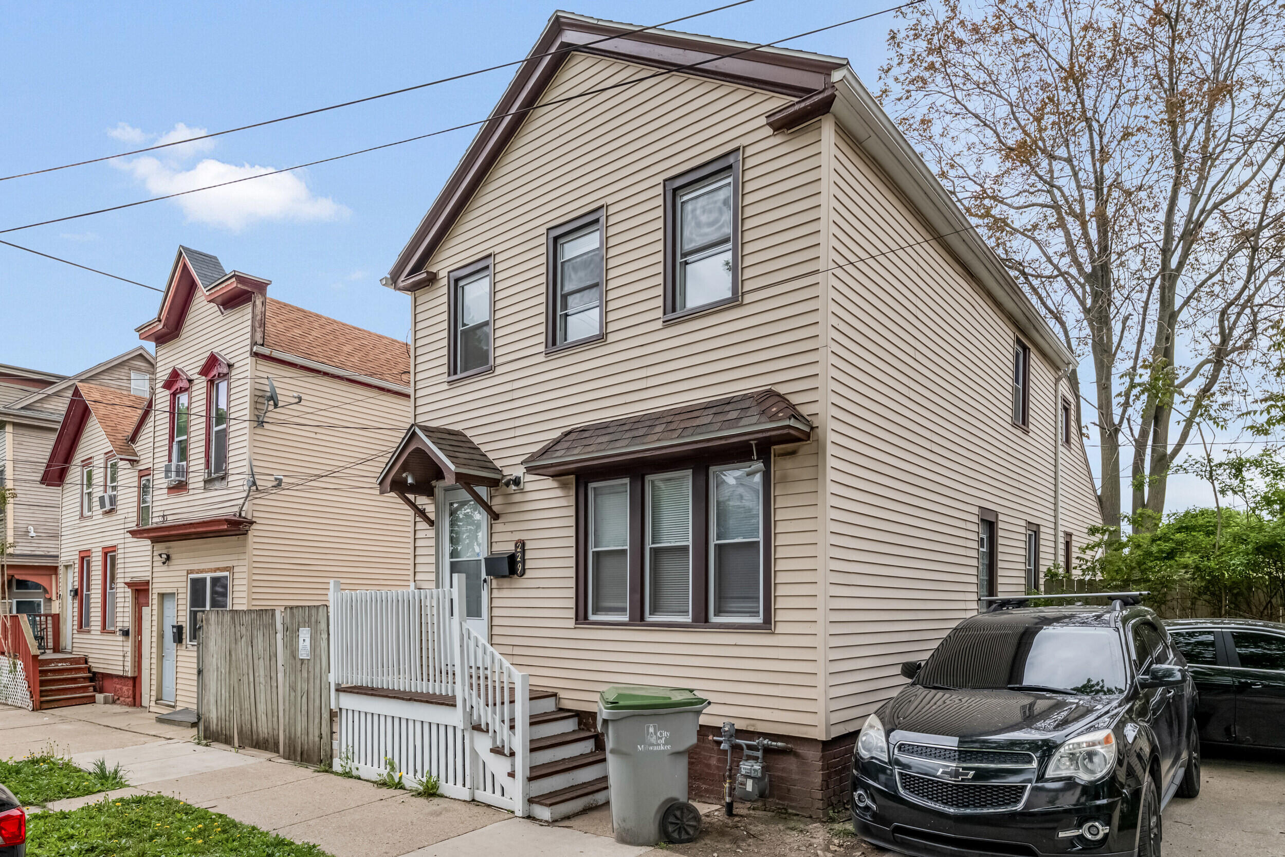 229 West Orchard Street Milwaukee, WI 53204 - Photo 2 of 20 Front/Side