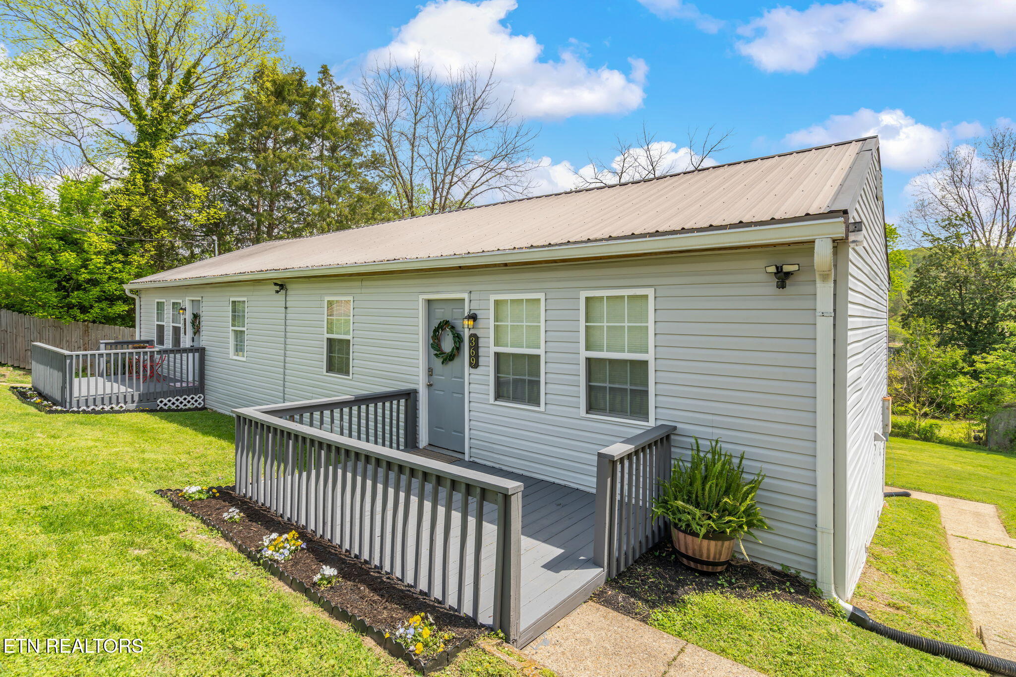 369 Robertsville Road Oak Ridge, TN 37830 - Photo 11 of 38 369 Front