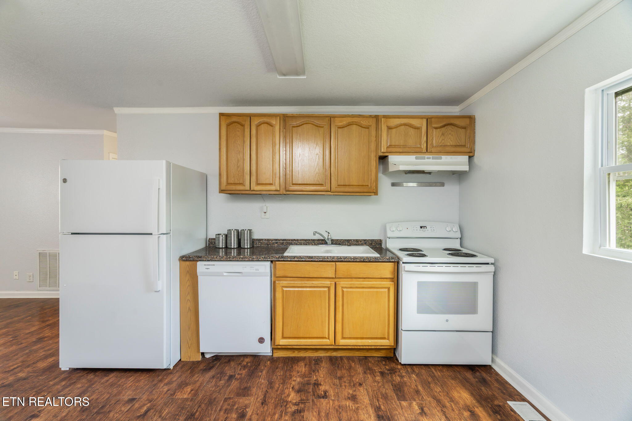 369 Robertsville Road Oak Ridge, TN 37830 - Photo 17 of 38 15-web-or-mls-369 Robertsville Road-17