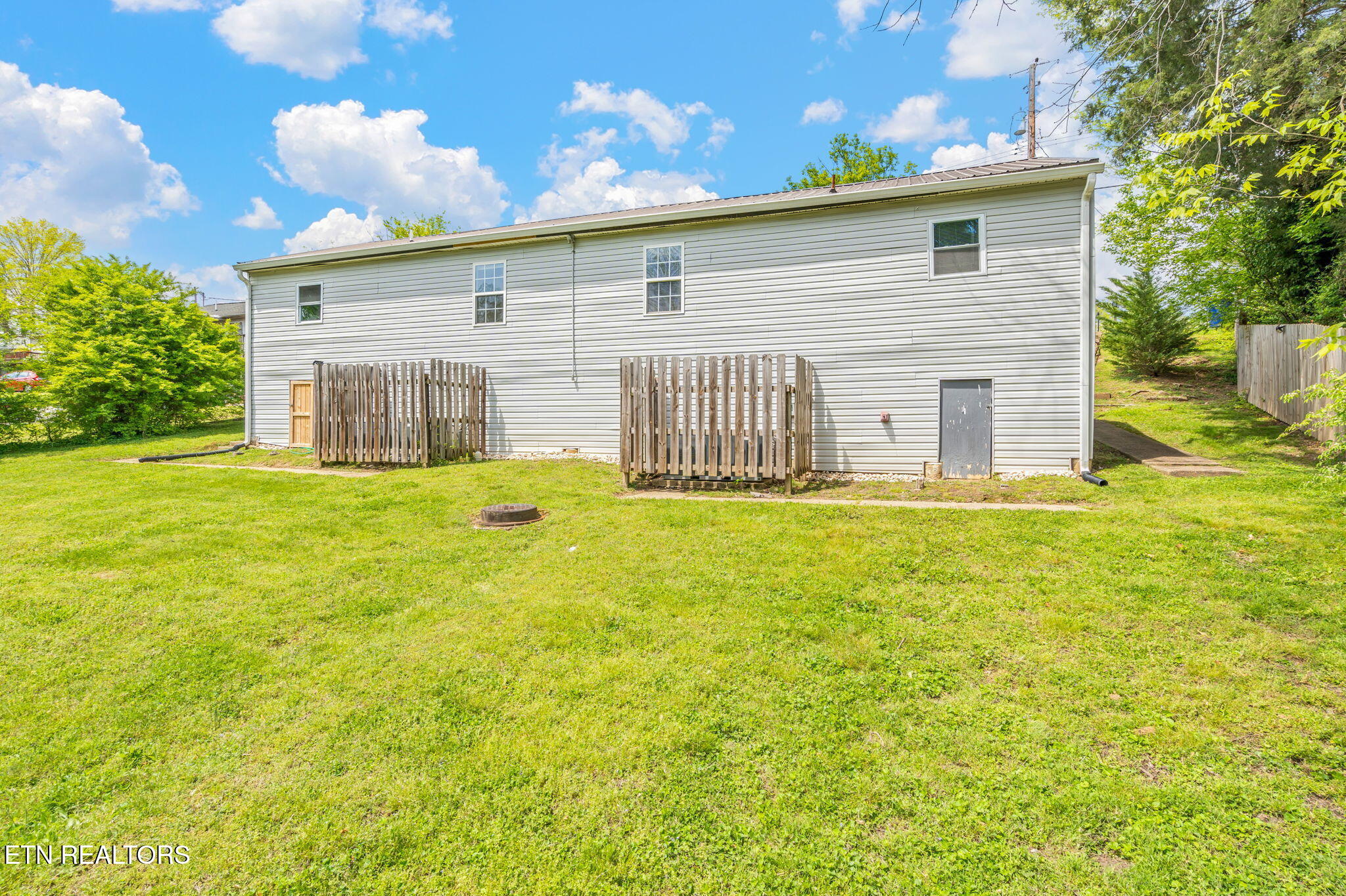 369 Robertsville Road Oak Ridge, TN 37830 - Photo 5 of 38 29-web-or-mls-367 Robertsville Road-7