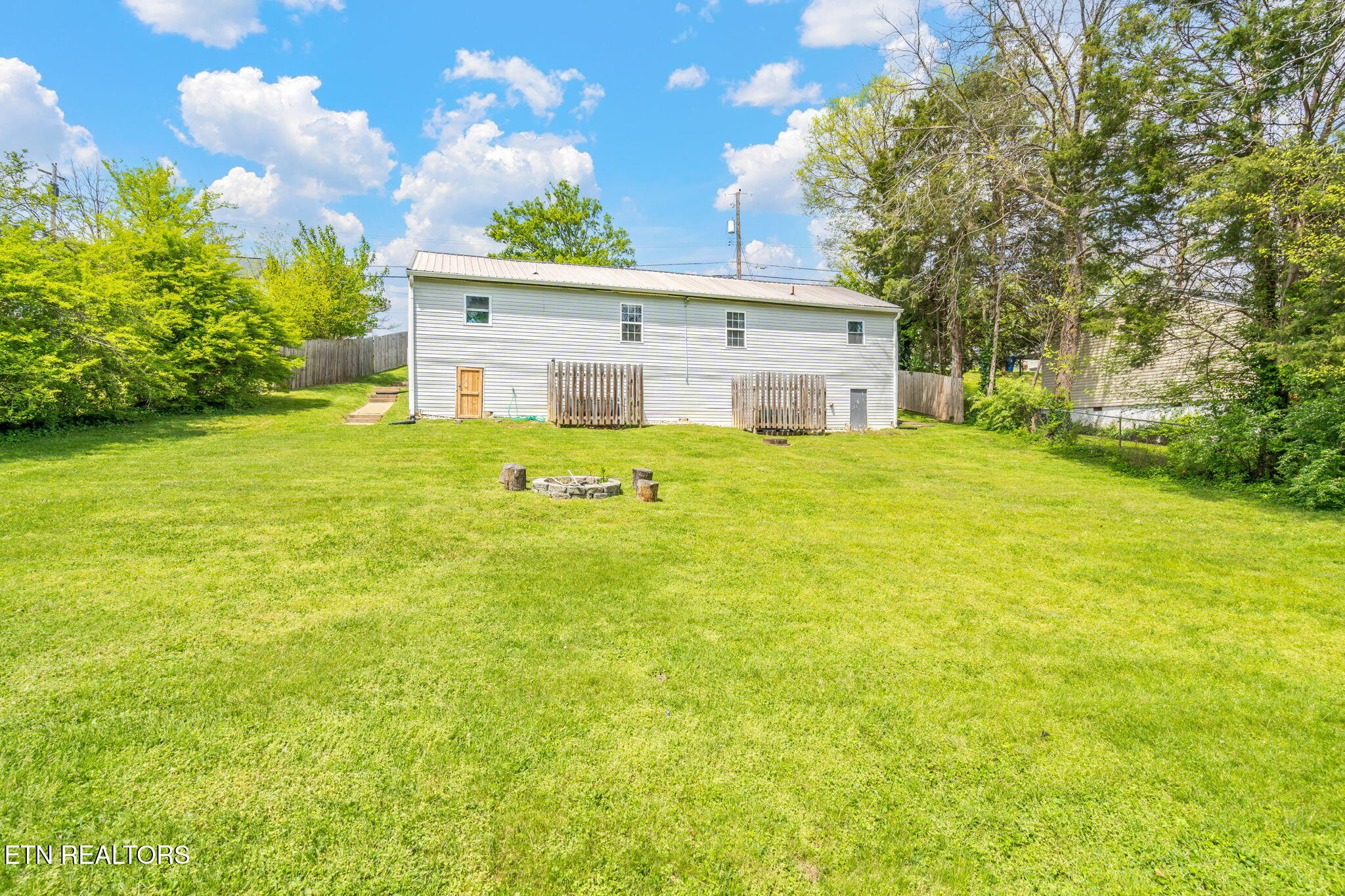 369 Robertsville Road Oak Ridge, TN 37830 - Photo 6 of 38 28-web-or-mls-367 Robertsville Road-6