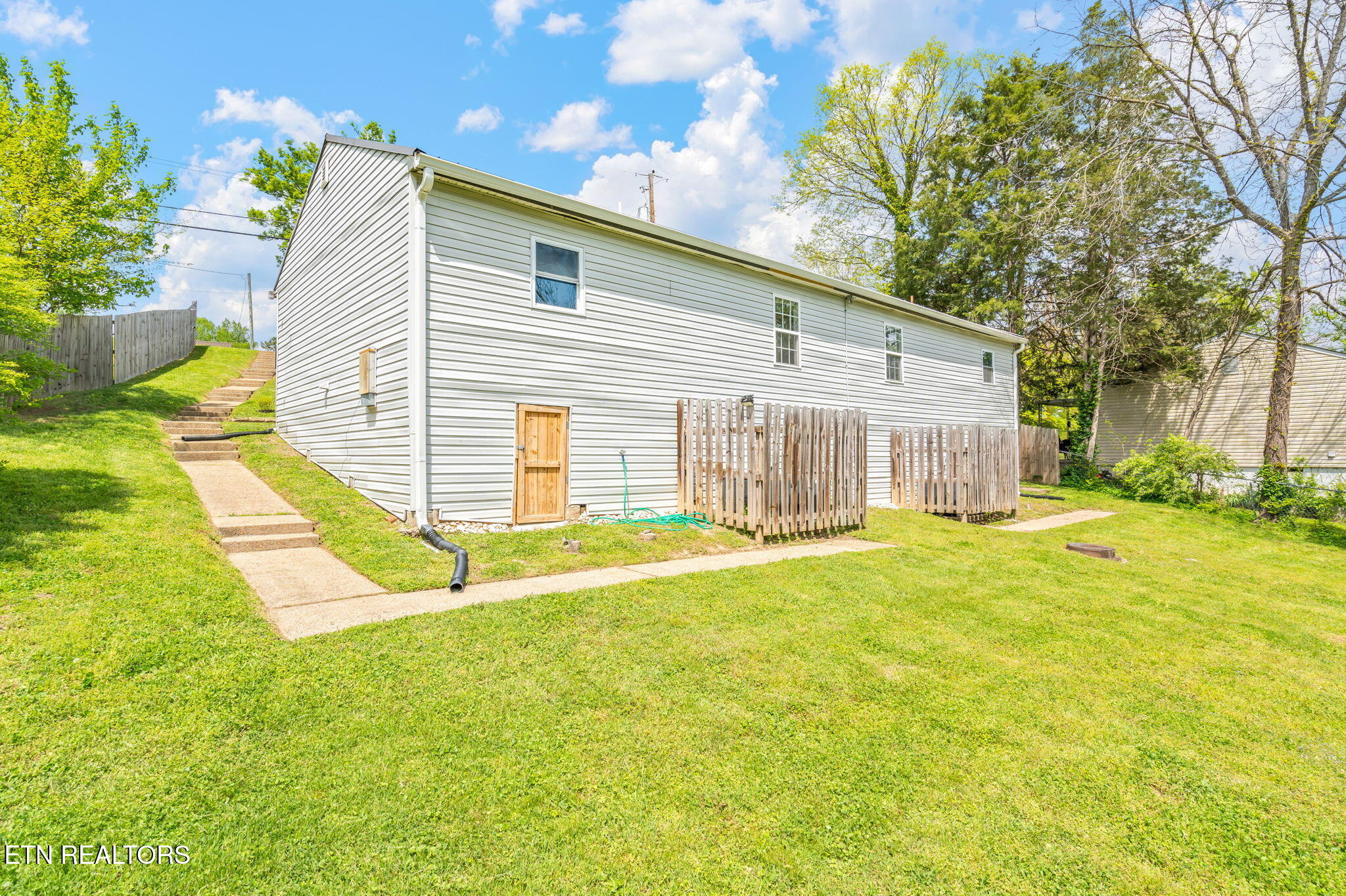369 Robertsville Road Oak Ridge, TN 37830 - Photo 7 of 38 27-web-or-mls-367 Robertsville Road-5