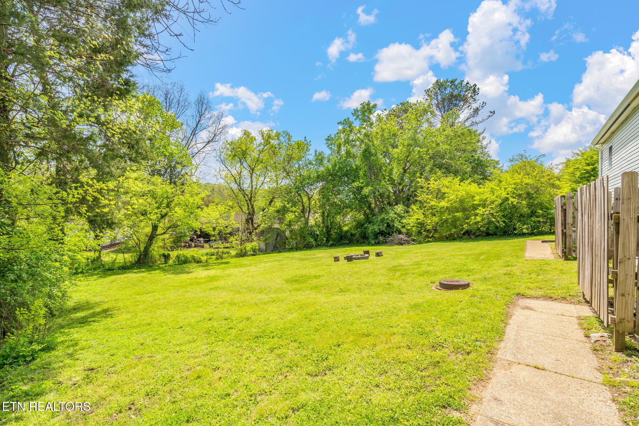 369 Robertsville Road Oak Ridge, TN 37830 - Photo 8 of 38 8-web-or-mls-369 Robertsville Road-10