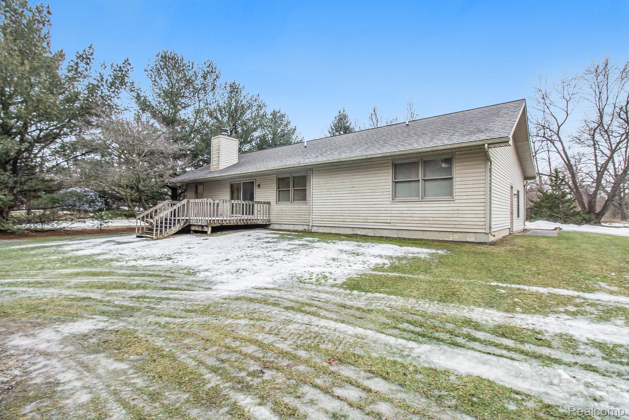 6382 Silver Lake Road Linden, MI 48451 - Photo 22 of 26 IMG_2099.jpg