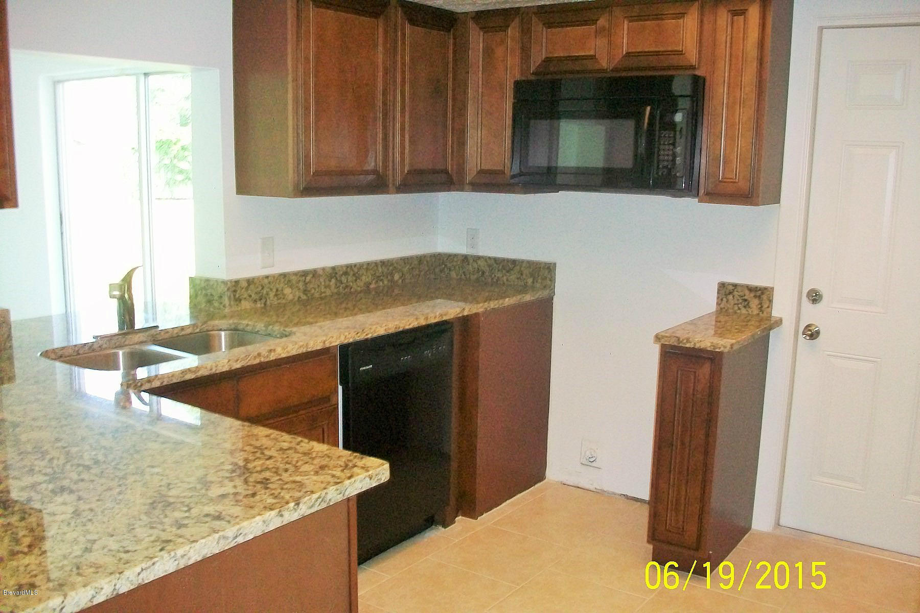 907 Commerce Road Southeast Palm Bay, FL 32909 - Photo 4 of 17 101_0104 (2)