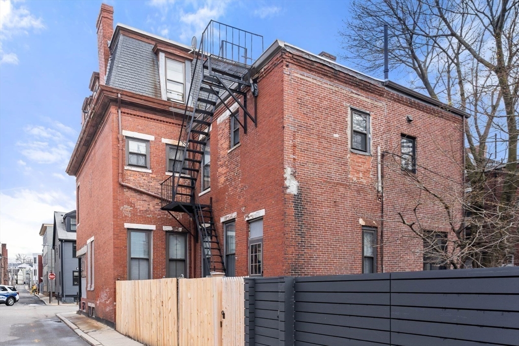 124 F Street Boston, MA 02127 - Photo 6 of 28 a view of a building