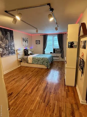 $1,950 | 75-10 Yellowstone Boulevard, Unit 4E | Rego Park