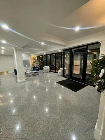 $1,950 | 75-10 Yellowstone Boulevard, Unit 4E | Rego Park