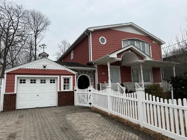 $799,900 | 2331 Neptune Avenue, Seaford, NY 11783