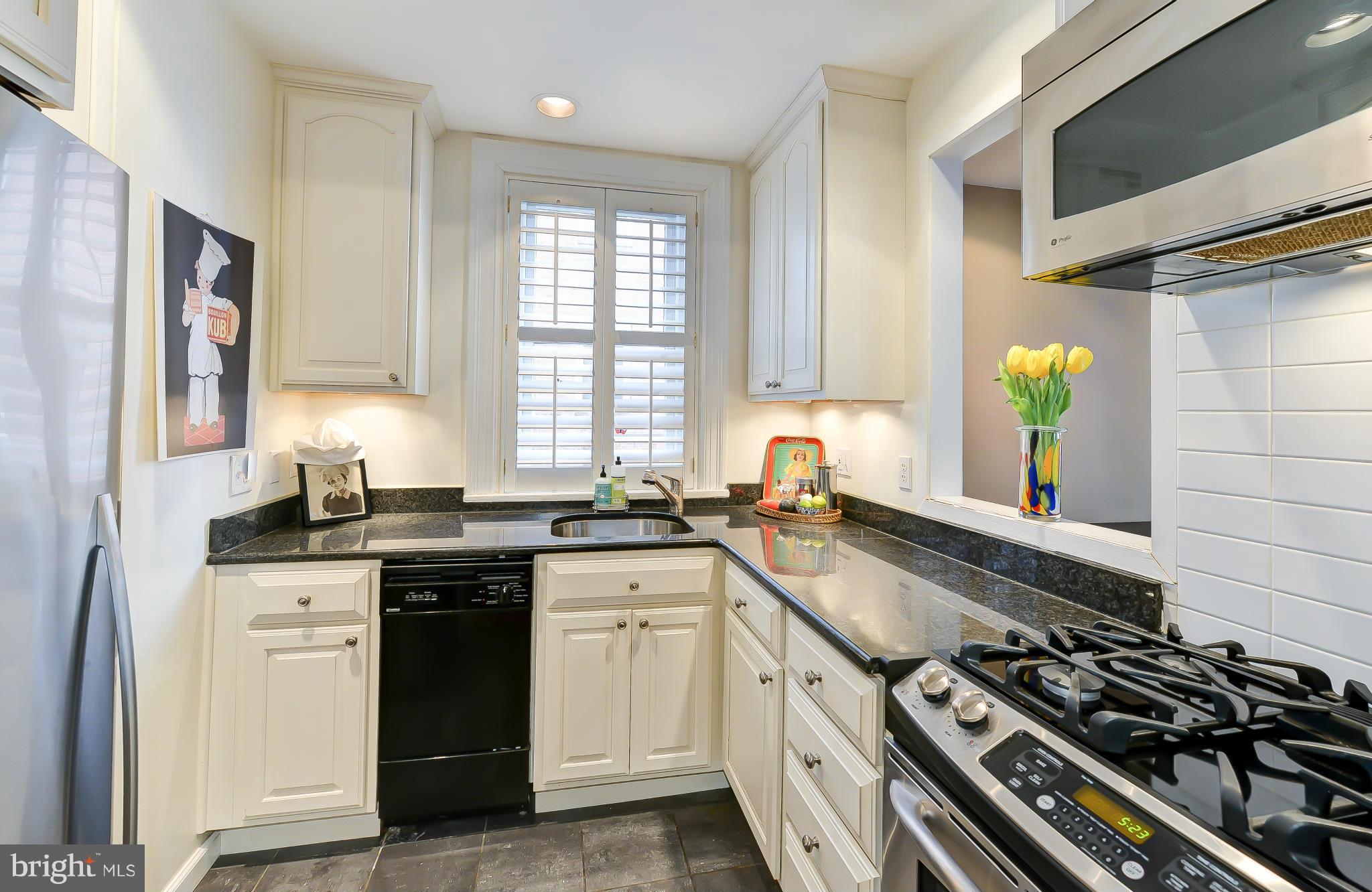 1863 Kalorama Road Northwest, Unit 4B Washington, DC 20009 - Photo 9 of 24 Kitchen