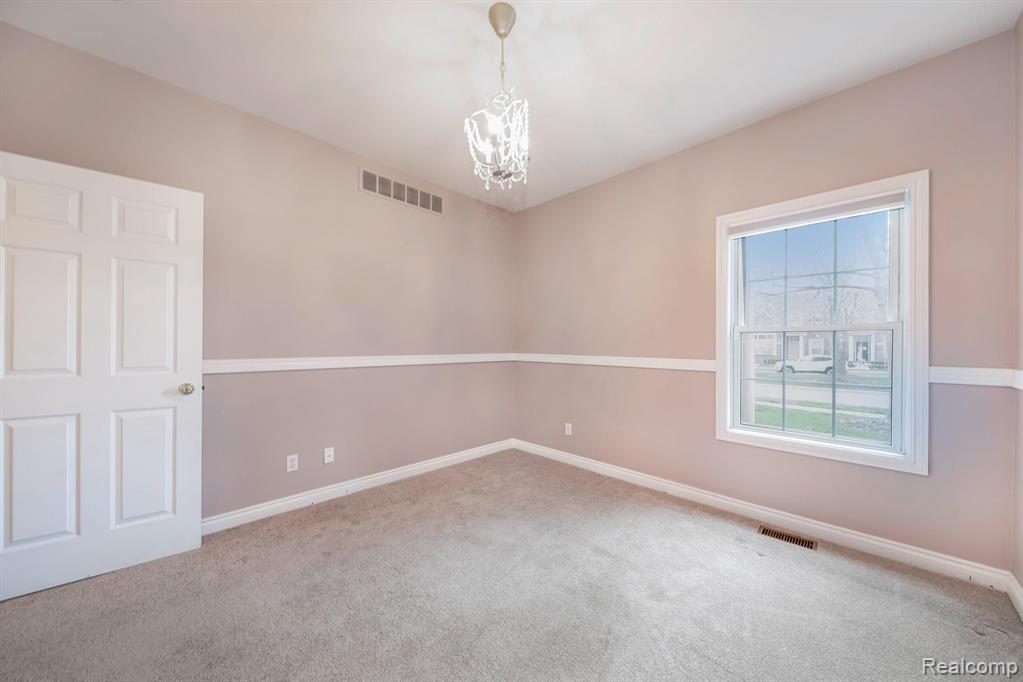 45751 North Stonewood Road Canton, MI 48187 - Photo 12 of 33
