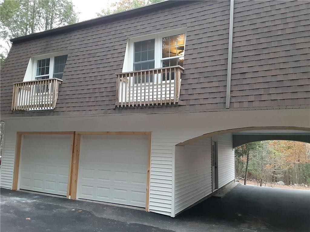 1584 Round Top Road Burrillville, RI 02830 - Photo 13 of 27